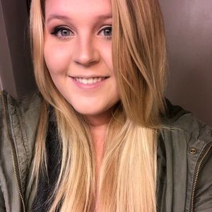 Meet your Posher, Cassie